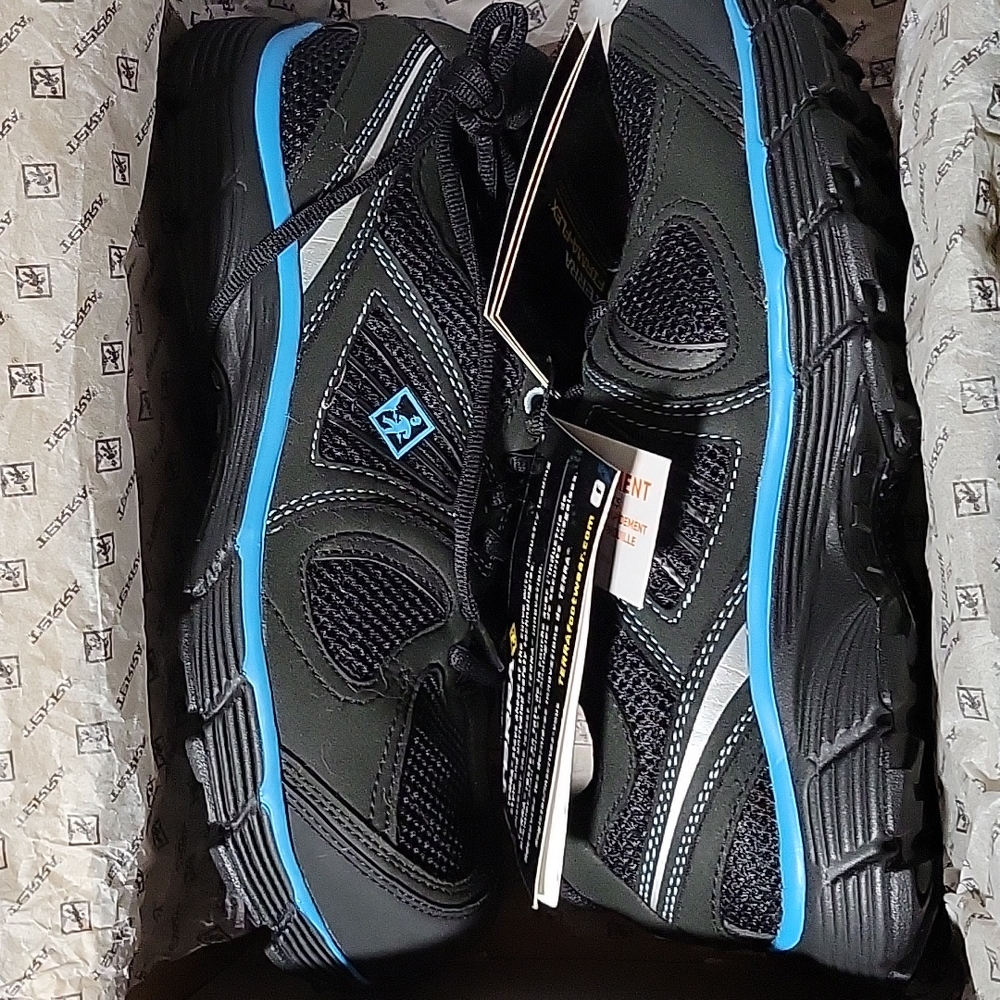 Terra Pacer size 7.5
